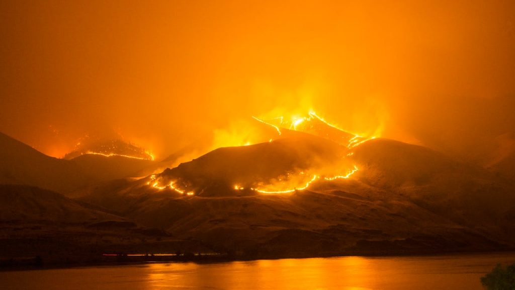 Fire and flames on mountains, as how at the day of the Lord the earth will melt and be burned up.