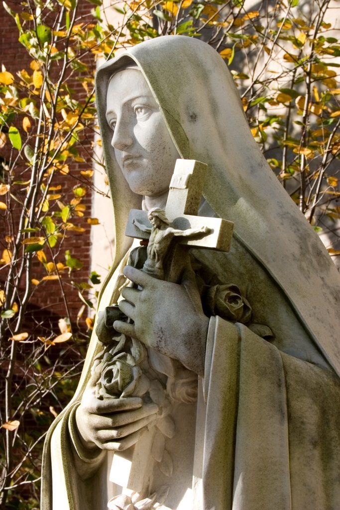 Statue of saint theresa. Image by wirestock on Magnific